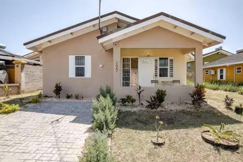 Villa Bellarose At Colbeck ,Gated With Pool, Stylishly Modern Old Harbour Exterior foto
